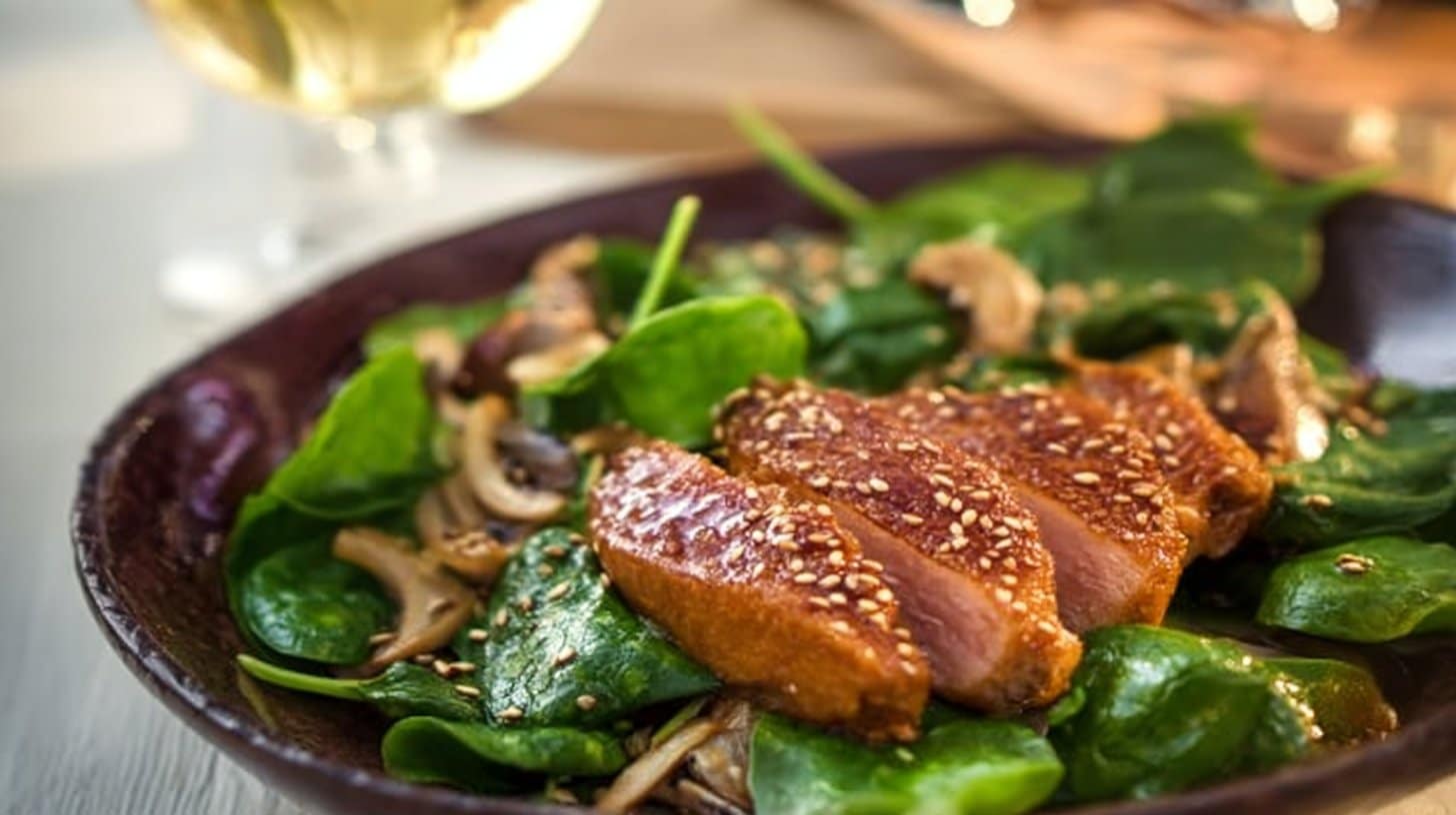 Salade d'épinards au foie gras poêlé