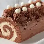 Bûche Roulée au Chocolat, dessert gourmand parfait pour les fêtes.
