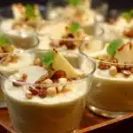 Émulsion de châtaignes au parmesan et noisettes dans un bol