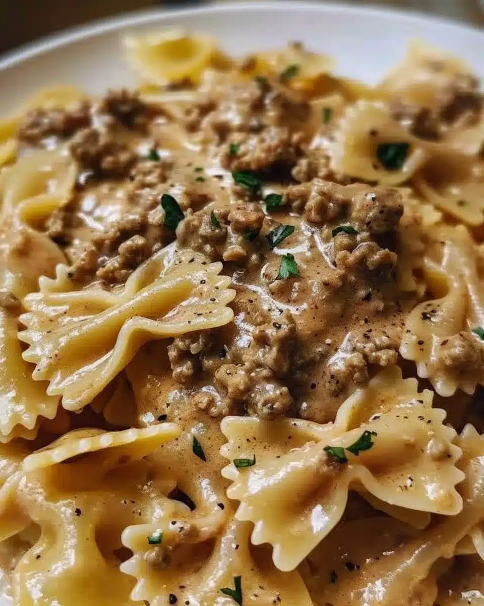 Pâtes papillon à la viande hachée et sauce crémeuse